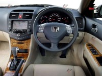 Honda Accord - 2004