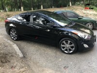 Hyundai Elantra - 2011