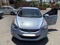 Hyundai Elantra - 2011