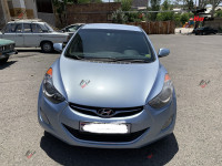 Hyundai Elantra - 2011